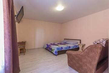 Фото номера Улучшенный семейный номер Гостиница Guest House Lobacha 7 г. Благовещенская 8