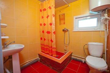 Фото номера Улучшенный семейный номер Гостиница Guest House Lobacha 7 г. Благовещенская 6