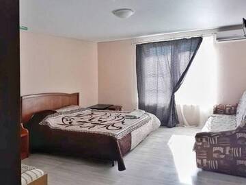 Фото номера Улучшенный семейный номер Гостиница Guest House Lobacha 7 г. Благовещенская 2